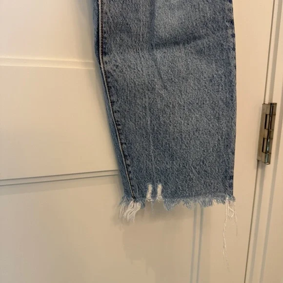 Levi’s Wedgie Light Wash Distressed Denim Jeans - Picture 3 of 8